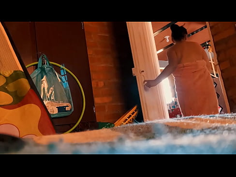 ❤️ يتبعني عمي إلى الحمام ، ويضربني أثناء الاستحمام. الإباحية محلية الصنع